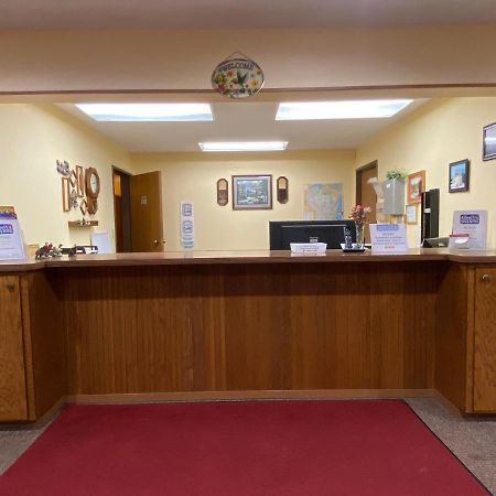 Amerivu Inn Prentice Buitenkant foto