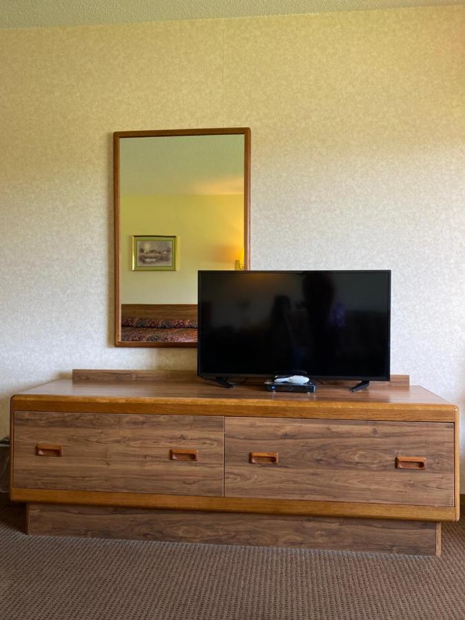 Amerivu Inn Prentice Buitenkant foto